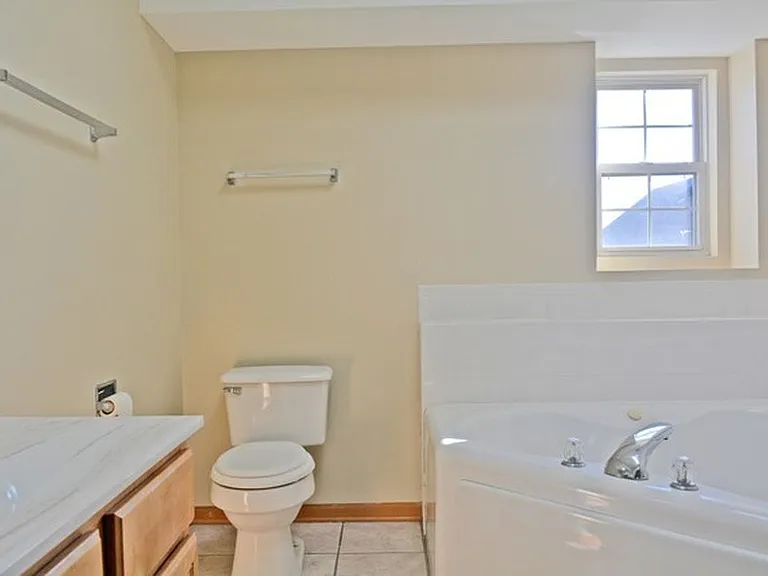2527 Sheehan Dr #202 — Photo 10