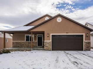 841 W Saddle Dr, Oakley, UT 84055