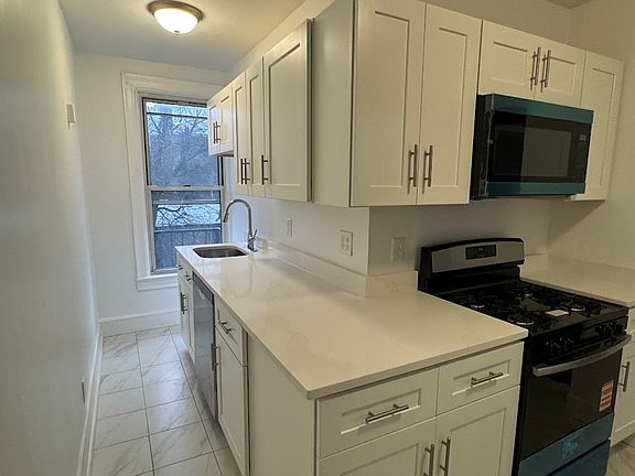 4th image of 5740 Elmer St #E7