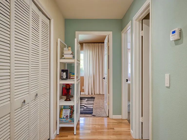 2310 S Hampton Cir — Photo 26