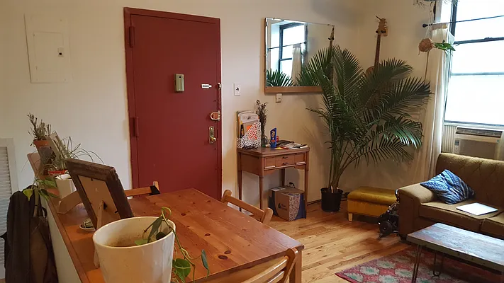 Rented by MCR Realty | media 3