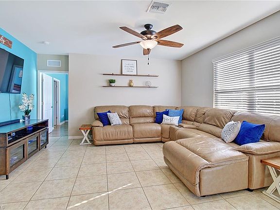 5th image of 26688 Lincoln Ave