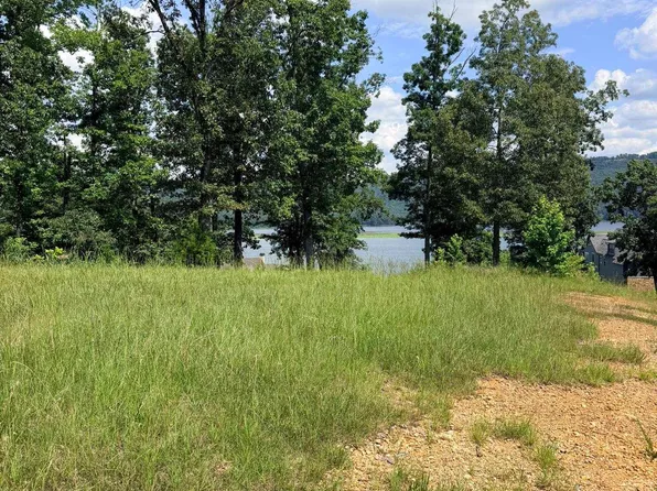 1749 Lookout Mountain Dr, Scottsboro, AL 35769