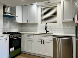 1443 W Oakdale Ave #1, Chicago, IL 60657