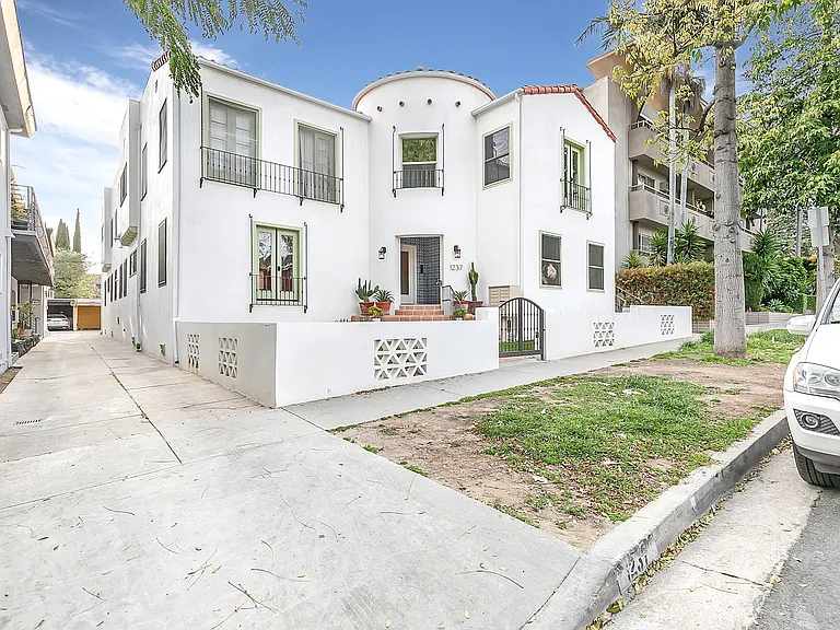 1237 Orange Grove Ave — Photo 5