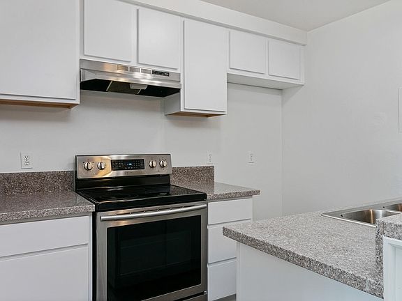 5th image of 611 Avenue Del Platino