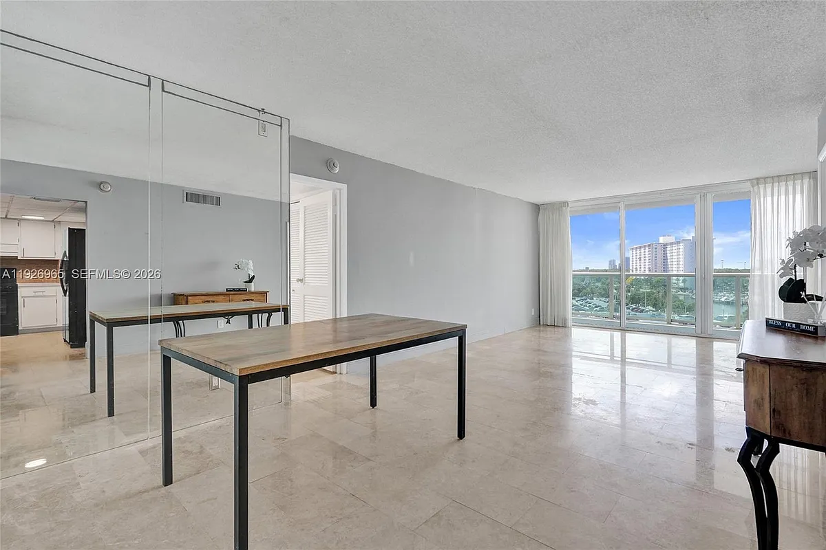 Building Photo - 100 Bayview Dr #603