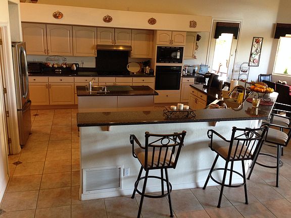 3rd image of 3929 E Juniper Cir