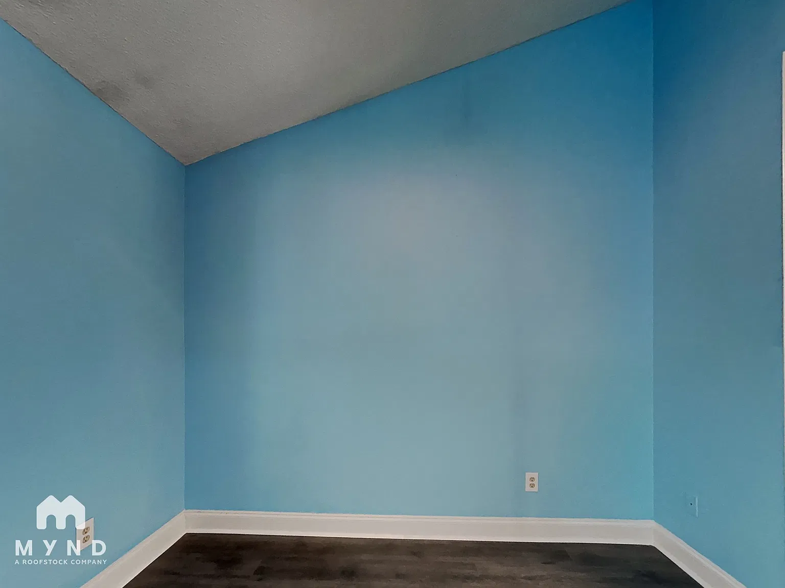 3 bed, 2.0 bath, 1214 sqft, $1,815 — Photo 4