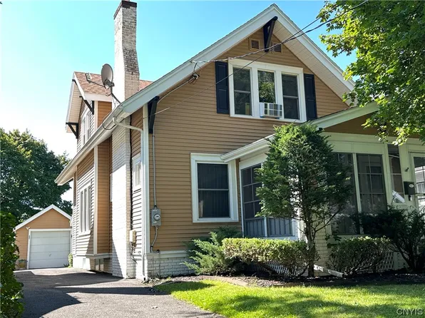 504 Seeley Rd, Syracuse, NY 13224