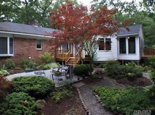 17 Anondale Dr, Huntington, NY 11743