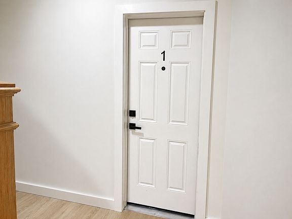 2nd image of 336A Danforth Ave #1