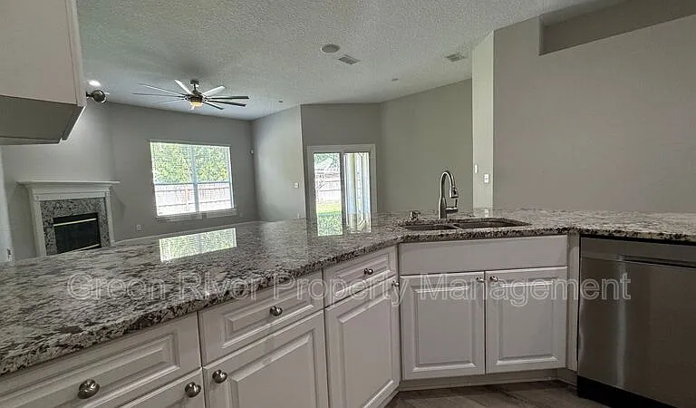 338 Bridgestone Ct — Photo 4