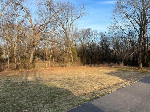 401 2nd St, Oswego, KS 67356