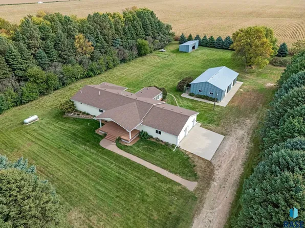 26220 486th Ave, Valley Springs, SD 57068