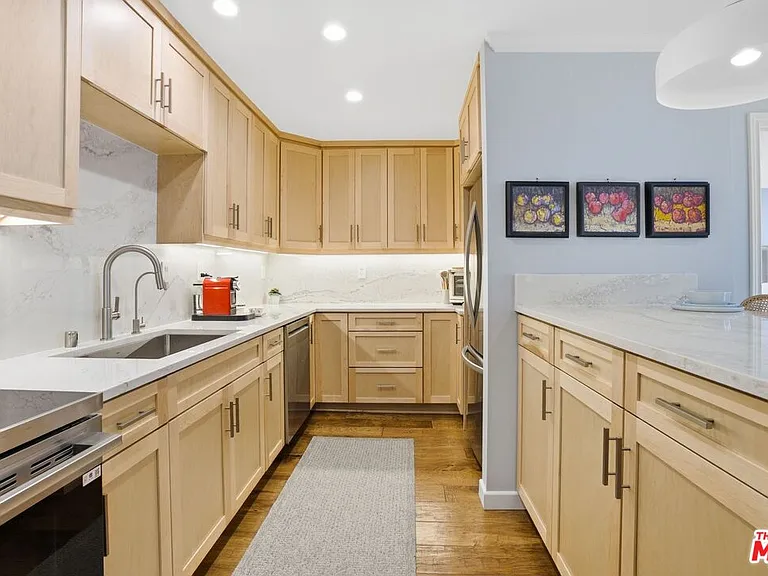 1040 Coast Blvd #401 — Photo 7