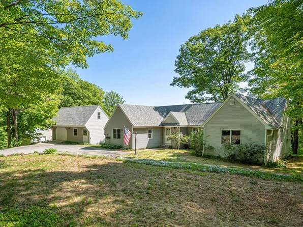 552 Center Road, Hillsborough, NH 03244