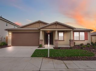 3215 Lourdes Ave, Clovis, CA 93619