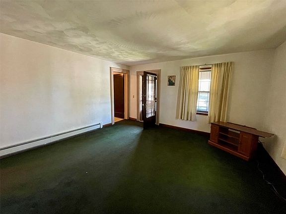 4th image of 71 S Washington St #1