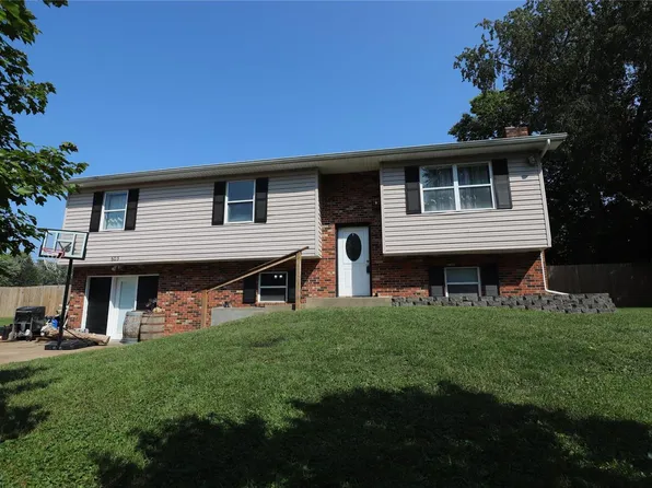 605 Edward St, Farmington, MO 63640