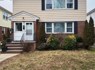 8940 239th St, Bellerose, NY 11426