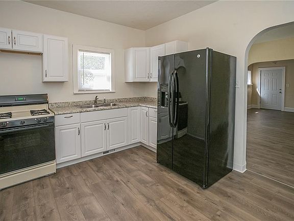 5th image of 13441 Kirton Ave