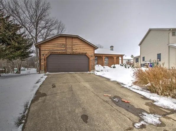 3994 N Northbrook Dr, Decatur, IL 62526