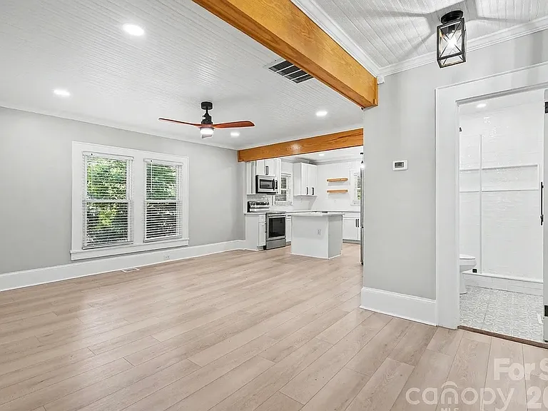1601 Lawing Rd — Photo 4