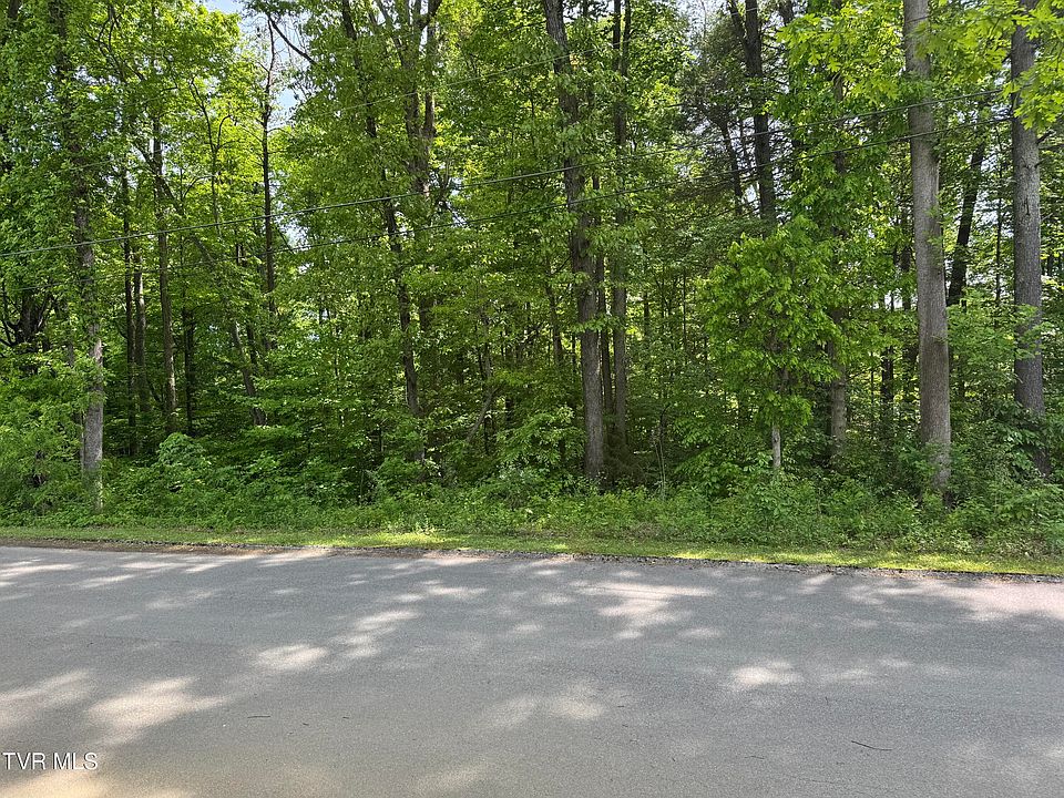 1st image of 5 Parrish Dr