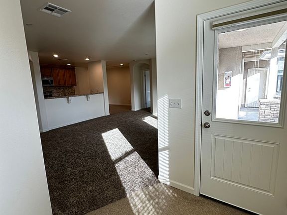 5th image of 662 Hammond St APT A