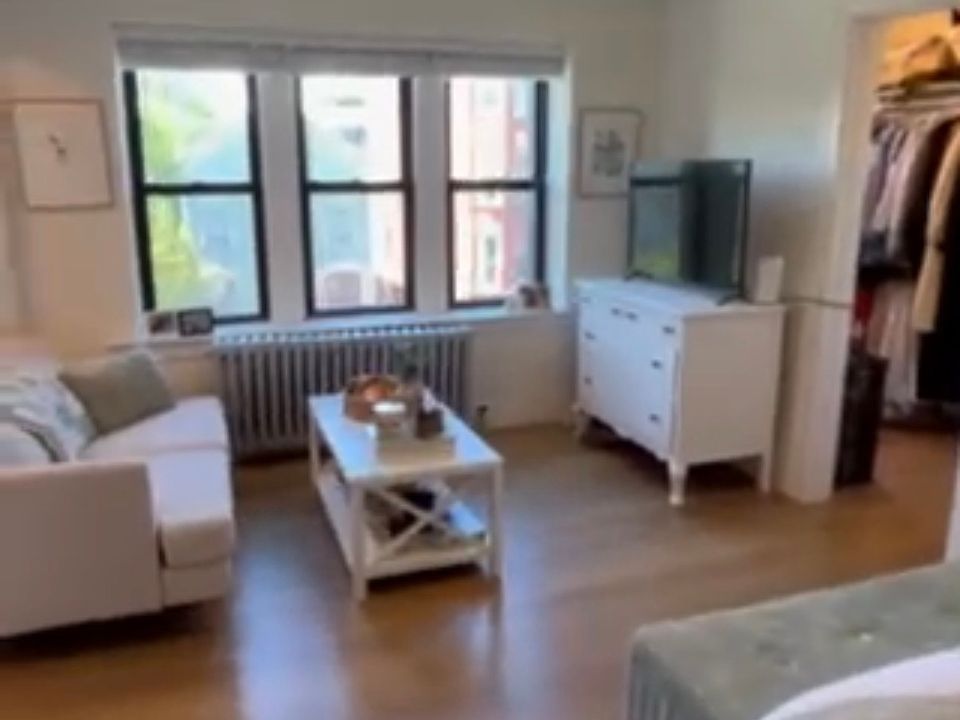 1st image of 1809 N Lincoln Park W #9-C2