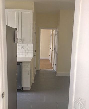 3rd image of 171 Meserole St APT 18