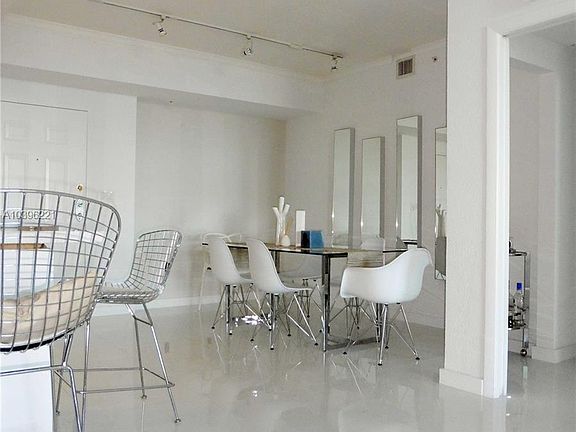 3rd image of 2000 N Bayshore Dr APT 512
