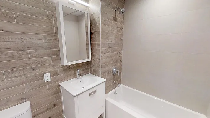 Rented by Bravado Real Estate LLC | media 7