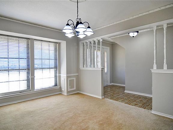 3rd image of 2809 Cambridgeshire Dr