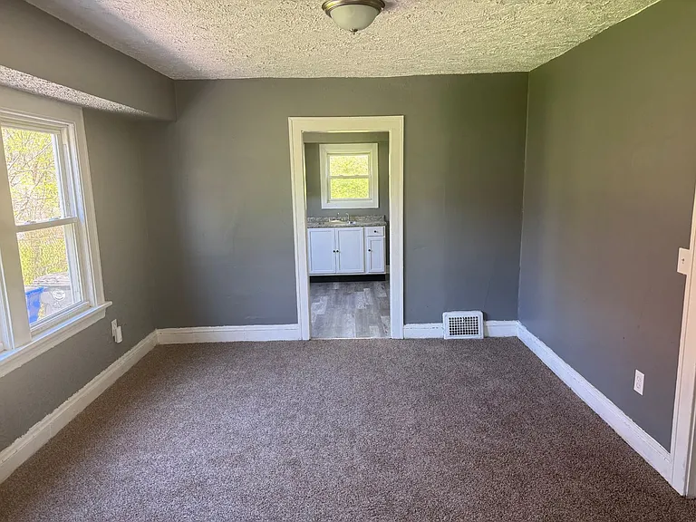 11115 Notre Dame Ave — Photo 12