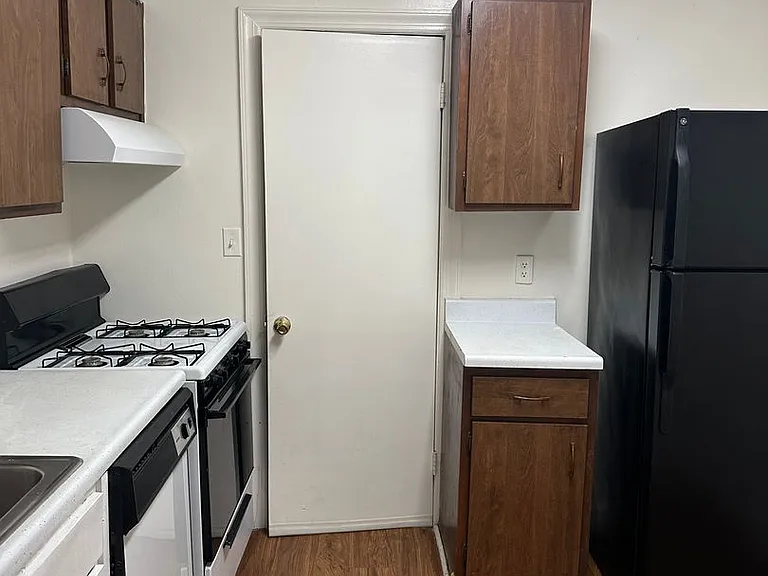 2800D Carriage Dr — Photo 11