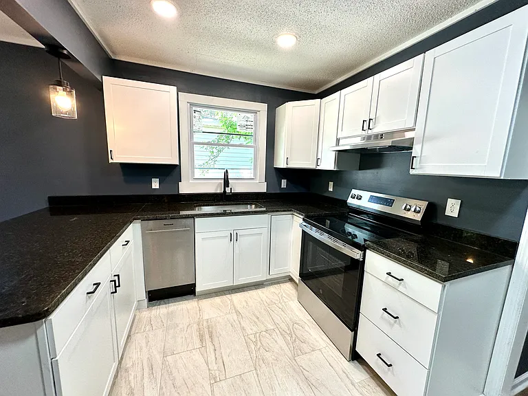 609 Quarry St — Photo 7