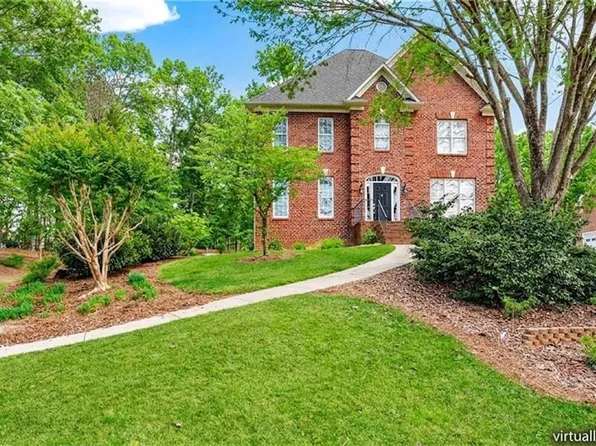 1869 Curraghmore Rd, Clemmons, NC 27012