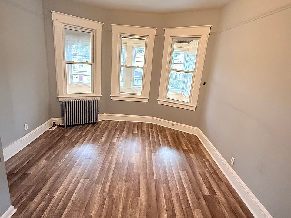 1st image of 395 E 9th Ave Floor 2