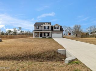 304 Lake Dr, Burgaw, NC 28425