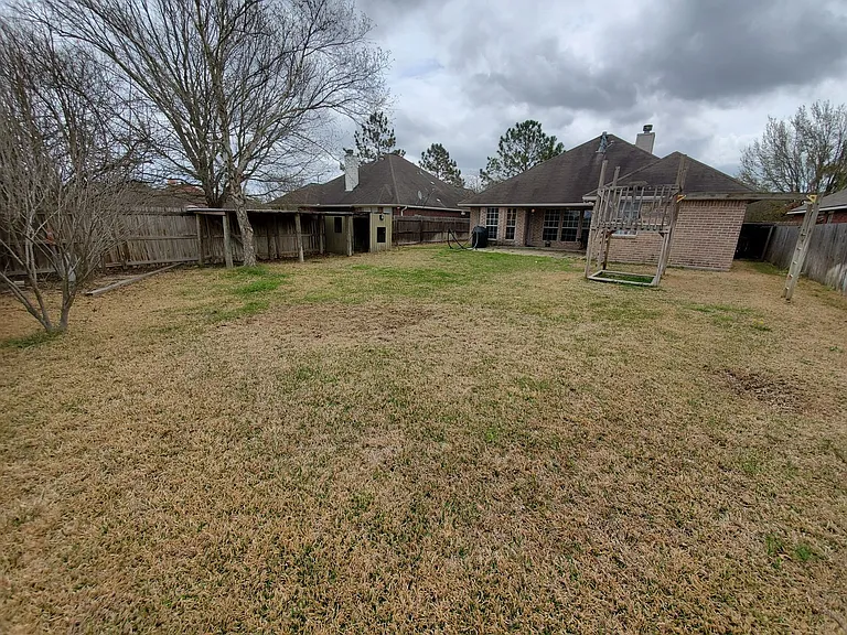215 Landsburg Ct — Photo 23