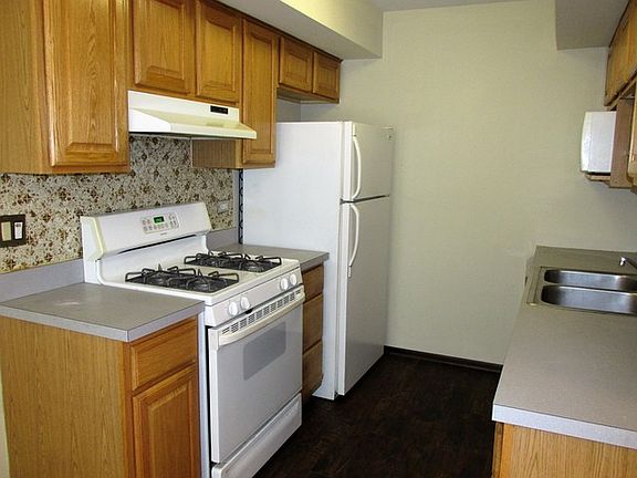 3rd image of 211 Dartmouth Ct Unit A