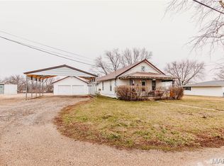 412 W Chestnut St, Dixon, MO 65459