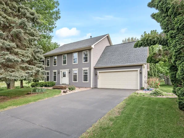 1344 Interlachen Dr, Eagan, MN 55123