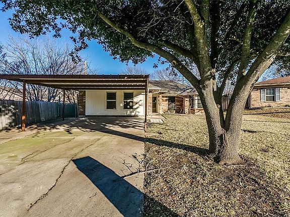 3rd image of 605 Walter Ct