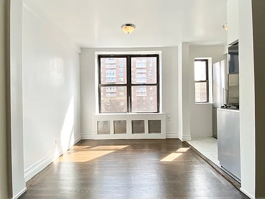 Rented by Metropolitan Equities | media 10