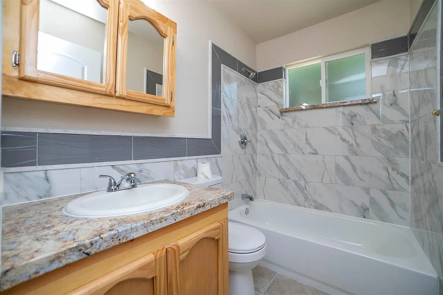 2 bed, $1,800 — Photo 2