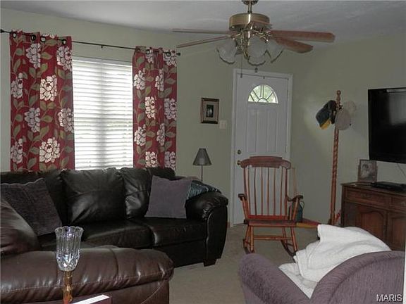 4th image of 815 1st St