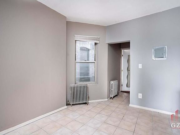 4th image of 305 E 105th St #5A